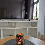 Canvashome Apartment *
