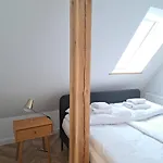 Canvashome