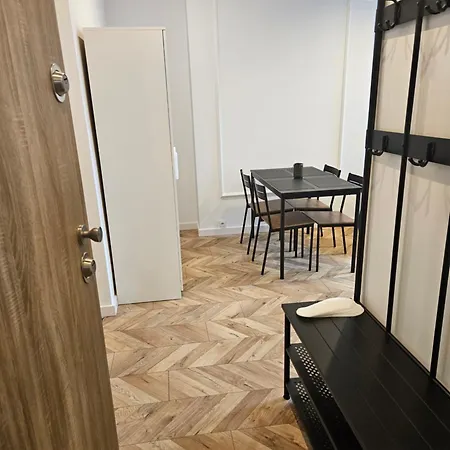 Canvashome Apartment
