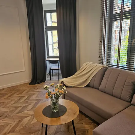 Canvashome Apartment Katowice