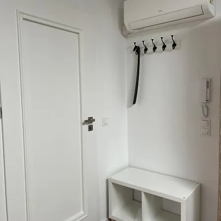 Canvashome 250m Od Rynku & Pkp Self Check-in 24h 3* Katowice