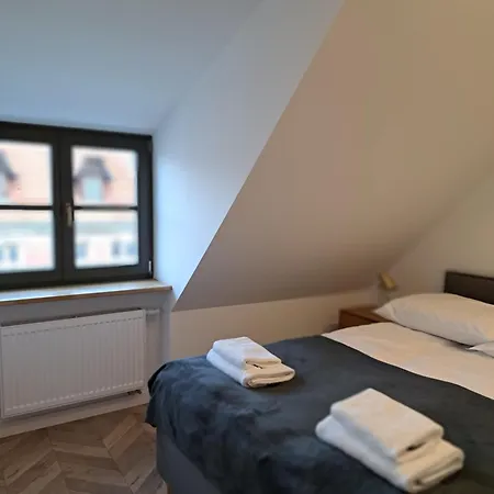 Canvashome 250m Od Rynku & Pkp Self Check-in 24h 3* Katowice